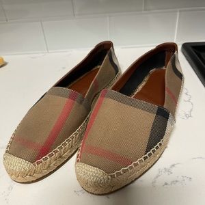 Burbery Plaid Print Espadrilles!